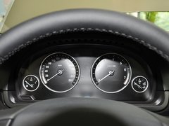 华晨宝马  520Li 2.0T 方向盘后方仪表盘