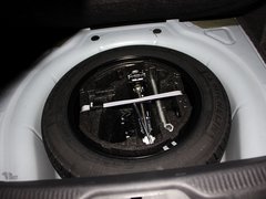 斯柯达  昊锐 1.4TSI 打开后备箱内盖板特写