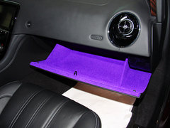 捷豹 5.0SC 自动 手套箱整体特写