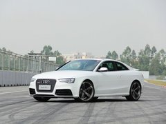 奥迪(进口) 4.2L 车辆左前45度视角