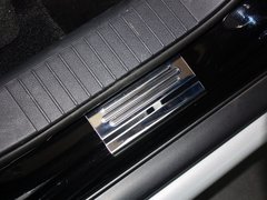 指南者(进口) 2013款 2.4L CVT 炫黑导航版 5座