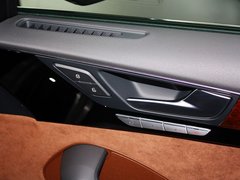 奥迪A8 2013款 30FSI 舒适型