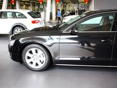 奥迪A8 2013款 30FSI 舒适型
