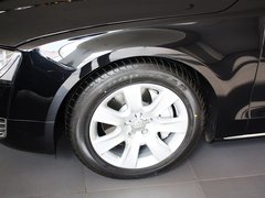 奥迪A8 2013款 30FSI 舒适型