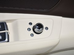 奥迪A8 2013款 30FSI 专享型