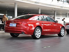 奥迪(进口)  奥迪A7 30FSI 车辆右侧尾部视角