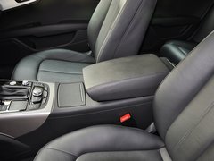 奥迪(进口)  奥迪A7 30FSI 前排座椅中央中间