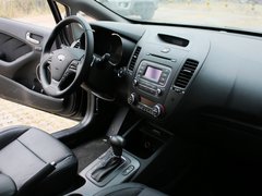 东风悦达起亚  起亚K3 1.6L AT 中控台右侧