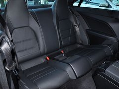 奔驰(进口)  E260 1.8T AT 第二排座椅45度视角