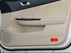 比亚迪G6 2012款 1.5T DCT 尊贵型