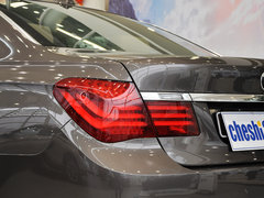 宝马(进口)  730Li 3.0L AT 车辆左后大灯45度视角
