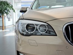 宝马(进口)  740Li 3.0T AT 车辆右前大灯正视图