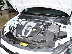 MG  MG6 掀背 1.8L AT 发动机主体特写