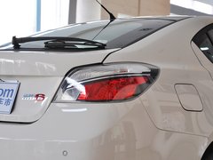 MG MG6 掀背 1.8L AT 车辆右后大灯45度视角