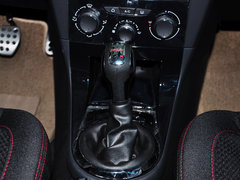 世嘉 2013款 两厢 1.6L 手动 CROSS