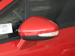 世嘉 2013款 两厢 1.6L 自动 CROSS