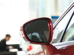 世嘉 2013款 两厢 1.6L 自动 CROSS