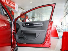 世嘉 2013款 两厢 1.6L 自动 CROSS