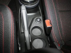 世嘉 2013款 两厢 1.6L 自动 CROSS
