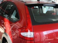 世嘉 2013款 两厢 1.6L 自动 CROSS