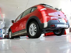 世嘉 2013款 两厢 1.6L 自动 CROSS