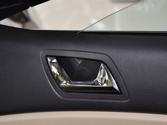 比亚迪G6 2012款 2.0L 手动 尊贵型