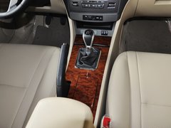 比亚迪G6 2012款 2.0L 手动 尊贵型