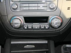 东风悦达起亚  起亚K3 1.6L AT 中控台下方特写