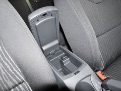 标致408 2013款 1.6L 手动 舒适版