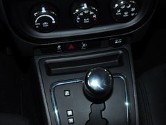 自由客 2013款 2.4L CVT 运动版 5座