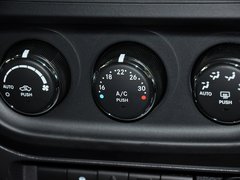自由客 2013款 2.4L CVT 运动版 5座