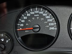自由客 2013款 2.4L CVT 运动版 5座