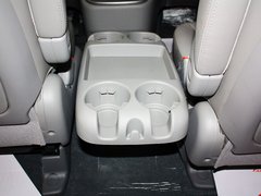 起亚(进口)  2.2T 自动 前排座椅中央后方整体