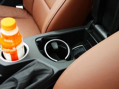 宝马X1 2013款 sDrive18i 2.0L 运动设计套装 5座