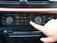 宝马X1 2013款 sDrive18i 2.0L 运动设计套装 5座