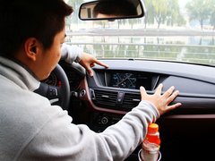 宝马X1 2013款 sDrive18i 2.0L 运动设计套装 5座