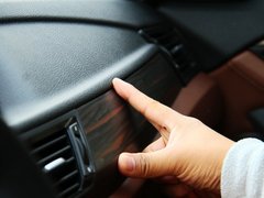 宝马X1 2013款 sDrive18i 2.0L 运动设计套装 5座