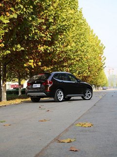 宝马X1 2013款 sDrive18i 2.0L 运动设计套装 5座