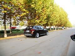 宝马X1 2013款 sDrive18i 2.0L 运动设计套装 5座