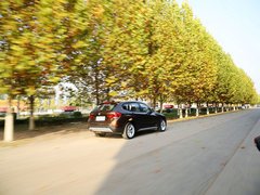 宝马X1 2013款 sDrive18i 2.0L 运动设计套装 5座