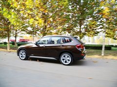 宝马X1 2013款 sDrive18i 2.0L 运动设计套装 5座