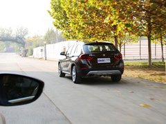 宝马X1 2013款 sDrive18i 2.0L 运动设计套装 5座