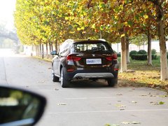 宝马X1 2013款 sDrive18i 2.0L 运动设计套装 5座