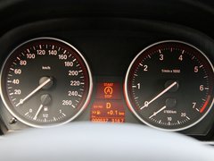 宝马X1 2013款 sDrive18i 2.0L 运动设计套装 5座