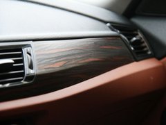 宝马X1 2013款 sDrive18i 2.0L 运动设计套装 5座