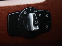 宝马X1 2013款 sDrive18i 2.0L 运动设计套装 5座
