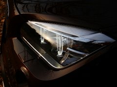 宝马X1 2013款 sDrive18i 2.0L 运动设计套装 5座