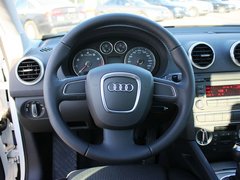 奥迪(进口) A3 Sportback 30TFSI 1.4T AT 方向盘整体