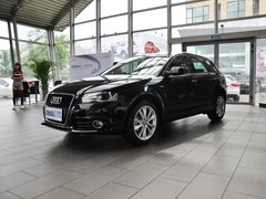 奥迪(进口)  Sportback 30TFSI 1.4T AT 车辆左前45度视角
