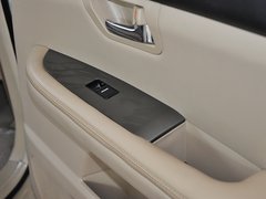 比亚迪S6 2013款 劲悦版 2.0L 手动 尊贵型 5座